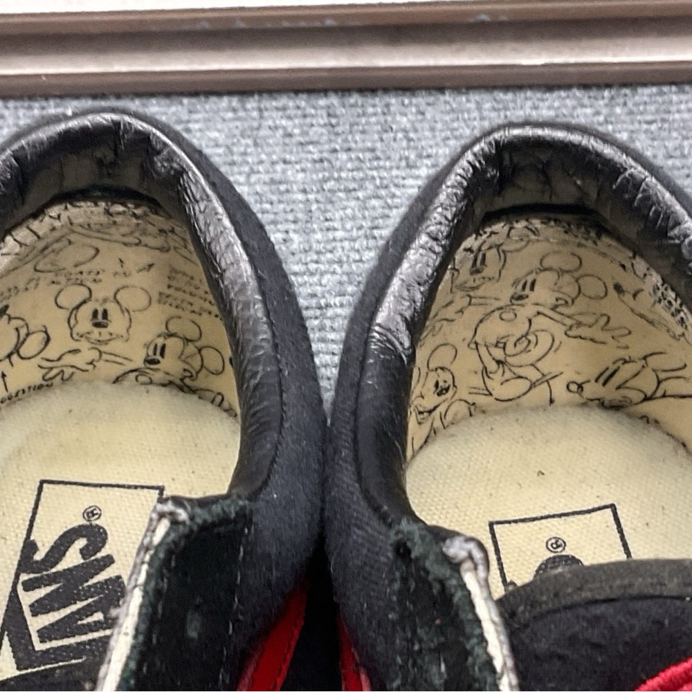 Vans X Mickey Mouse Club Old Skool Black Red 721356 Sneakers Mens Size 11 - Picture 7 of 8